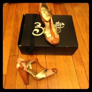 Cute heels never worn!!